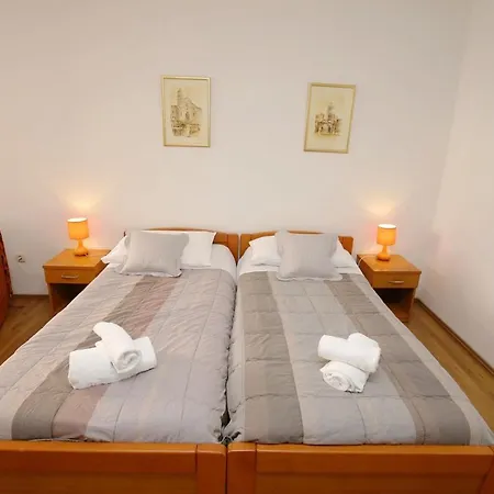Victoria - Centre 3* زادار